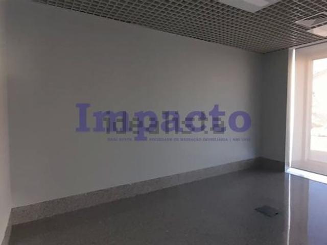 Ponto Comercial alugar em São João Da Madeira