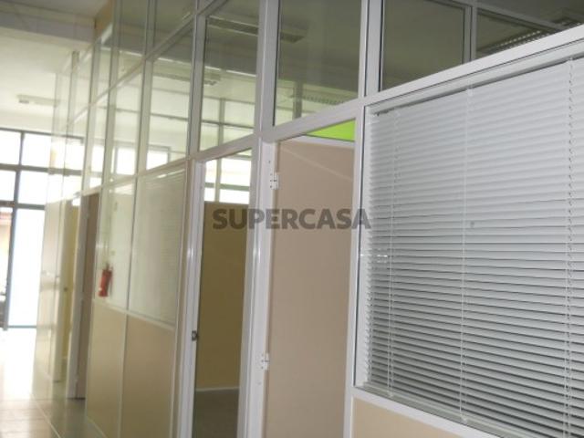 Armazém venda em São João Da Madeira, Aveiro