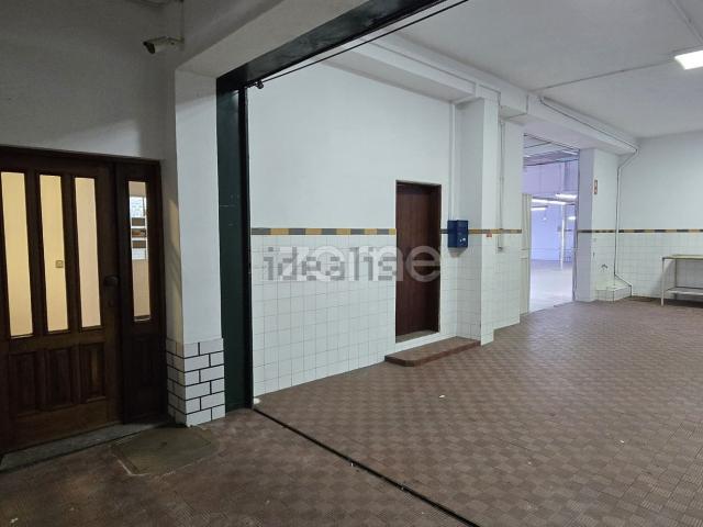 Armazém alugar em Travessas, São João Da Madeira