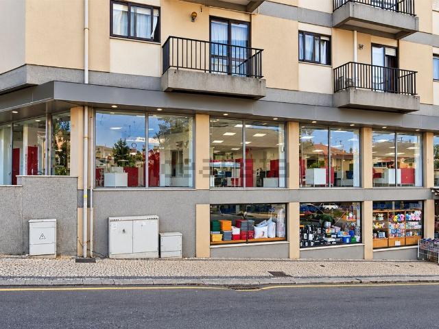 Loja venda em São João da Madeira, Aveiro