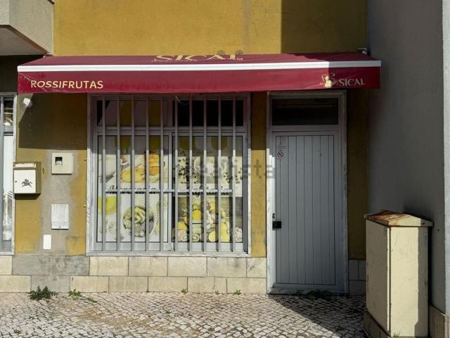 Loja venda em São Miguel do Rio Torto e Rossio ao Sul do Tejo, Abrantes
