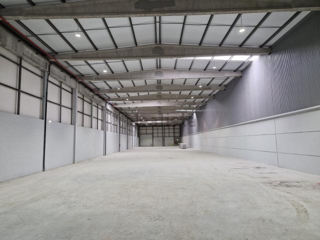 Armazém alugar em Maia, São Pedro Fins