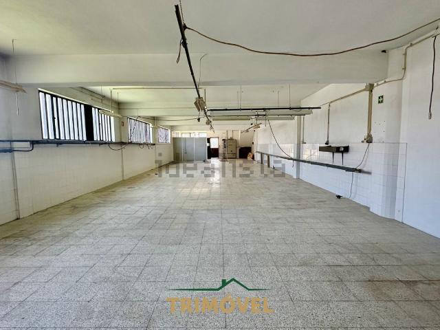 Armazém alugar em Oliveira De Azeméis, Aveiro