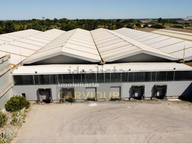 Armazém alugar em Monte Belo Sul, Setúbal