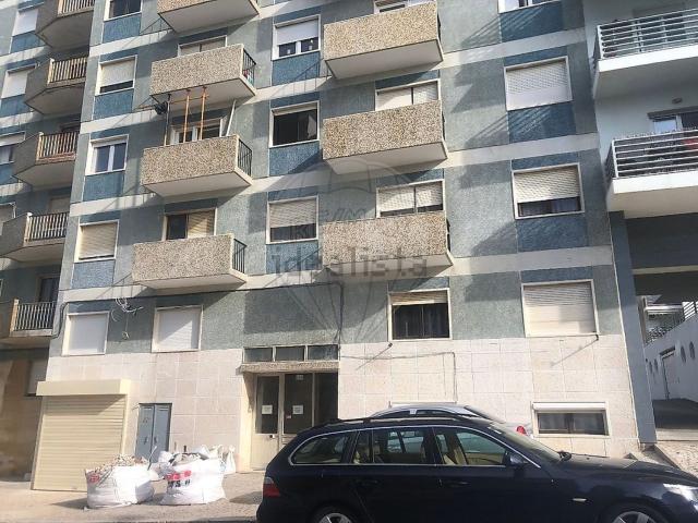 Armazém alugar em Setúbal