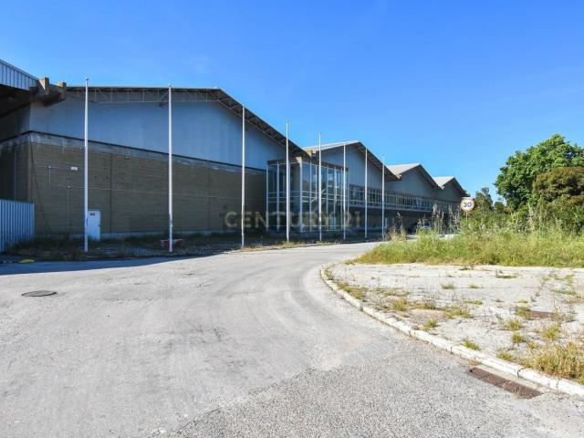 Armazém alugar em Estefanilha, Setúbal