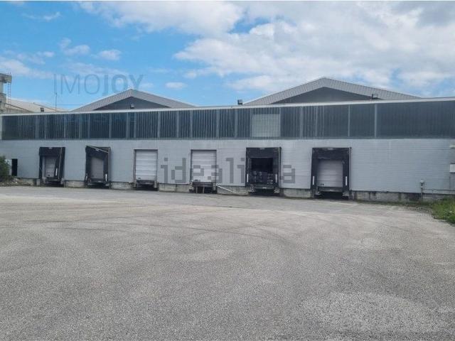 Armazém alugar em Setúbal