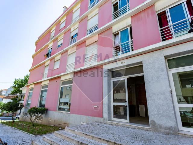 Loja venda em Santa Clara, Lisboa