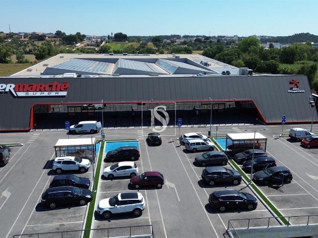Loja alugar em Torres Novas, Santarém