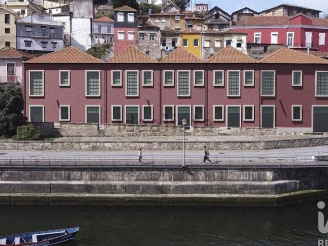 Loja venda em Lugar do Castelo, Vila Nova De Gaia