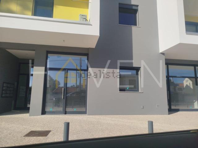 Loja alugar em Quinta dos Pinheiros, Caldas Da Rainha