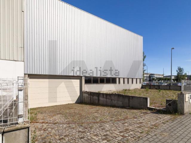 Armazém alugar em Bougado (São Martinho e Santiago), Trofa