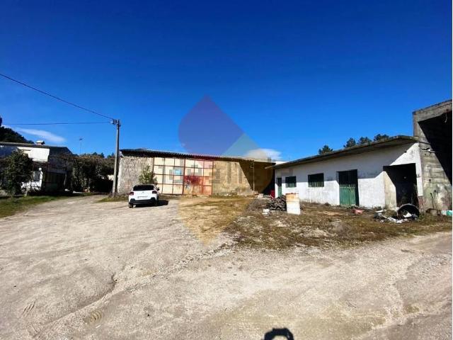Armazém venda em Sarzeda, Sernancelhe e Sarzeda