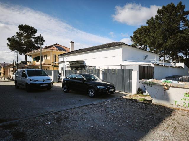Armazém venda em Seixal, Setúbal