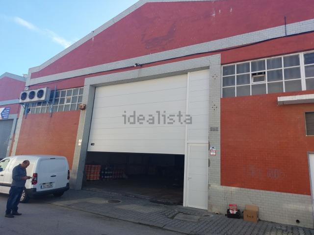 Armazém alugar em Seixal, Setúbal