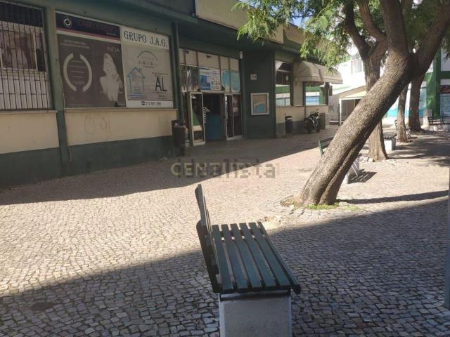 Loja venda em Quinta da Caneira, Almada