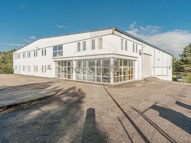 Armazém alugar em Seixal, Setúbal