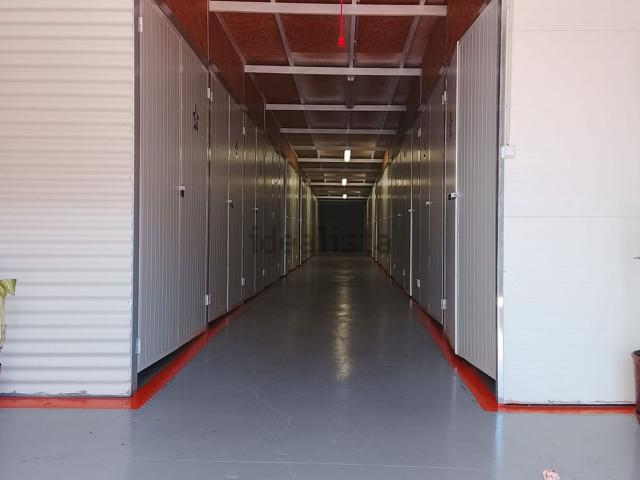 Armazém alugar em Seixal, Setúbal