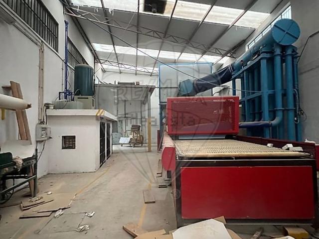 Armazém alugar em Vila Nova De Gaia, Porto