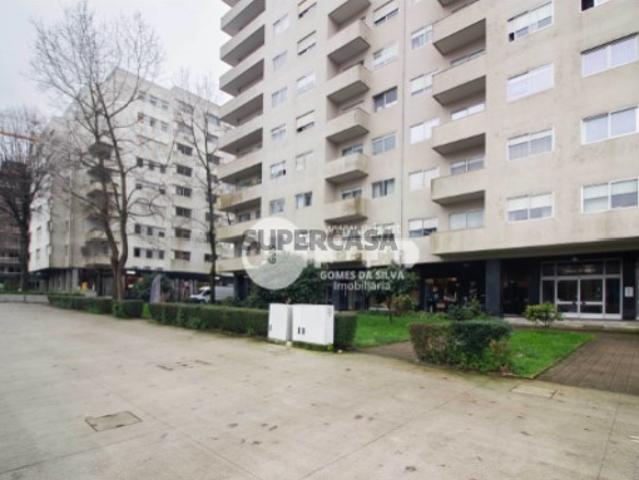 Armazém venda em Porto
