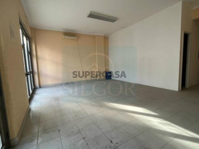 Armazém venda em Santo António Da Charneca, Setúbal