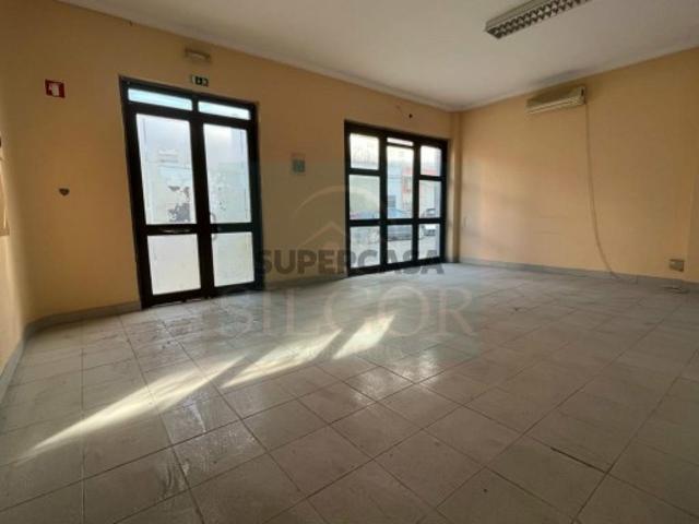 Armazém venda em Santo António Da Charneca, Setúbal