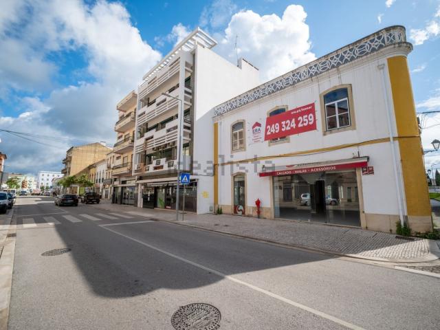 Loja alugar em Tomar (São João Baptista) e Santa Maria dos Olivais, Tomar