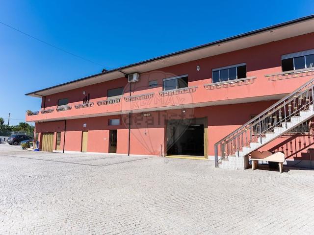 Armazém venda em Felgueiras, Porto