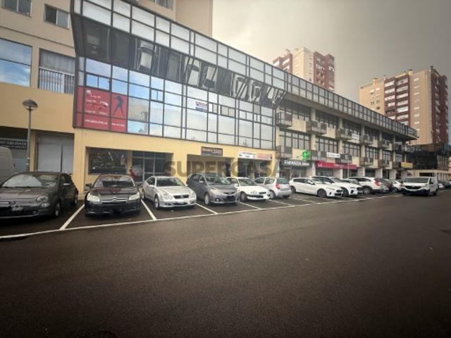 Armazém venda em Santiago Dos Velhos, Lisboa
