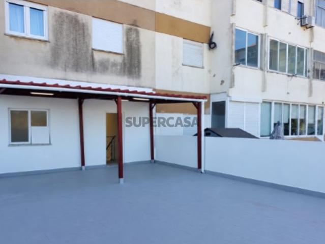 Armazém venda em Setúbal