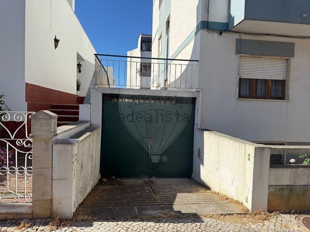 Armazém venda em Três Bicos, Portimão