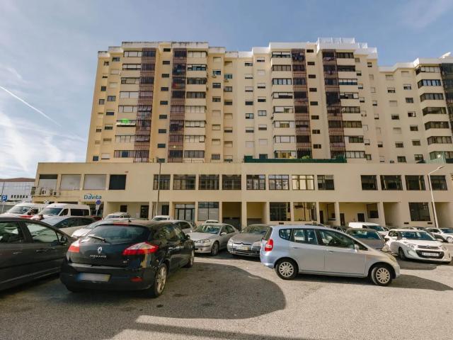 Loja venda em Santiago Dos Velhos, Lisboa