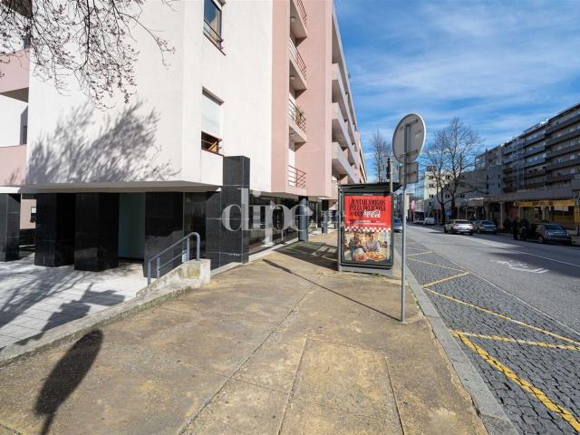 Loja venda em Guimarães, Braga