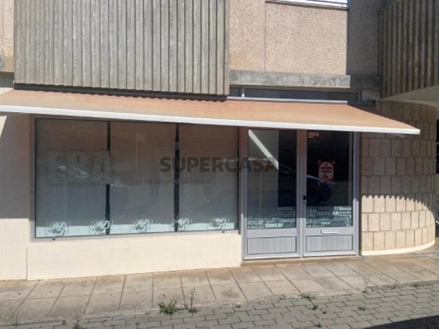 Armazém venda em Alfeloas, Anadia