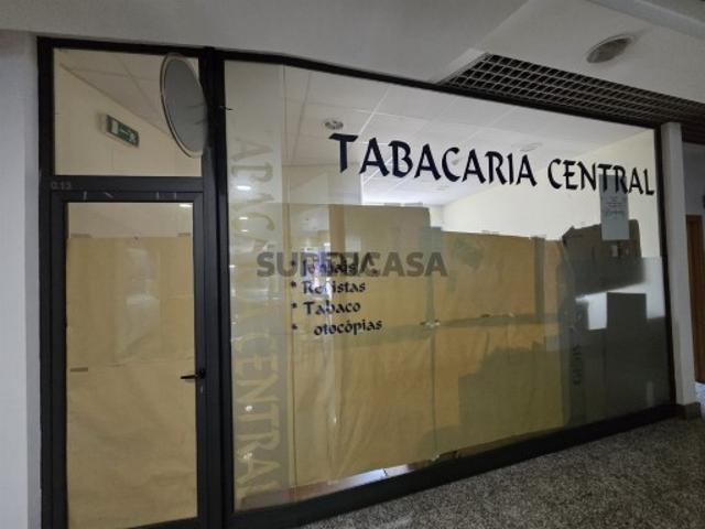 Armazém venda em Nelas