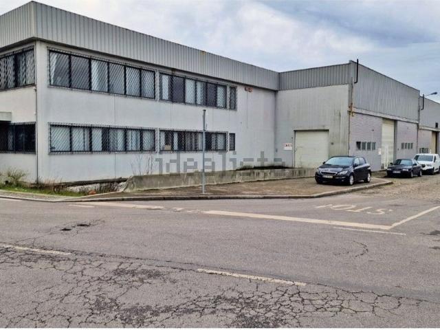 Armazém alugar em Maia, Vila Nova Da Telha