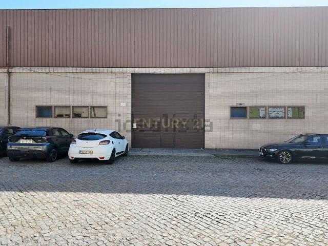 Armazém alugar em Maia, Vila Nova Da Telha
