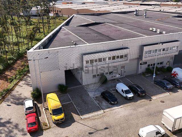 Armazém alugar em Maia, Vila Nova Da Telha