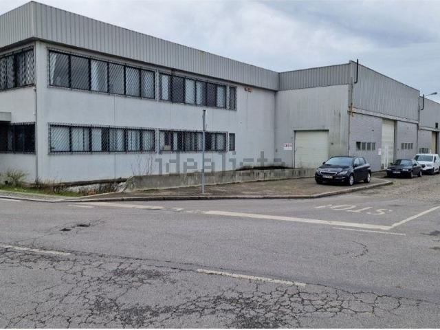 Armazém alugar em Maia, Vila Nova Da Telha