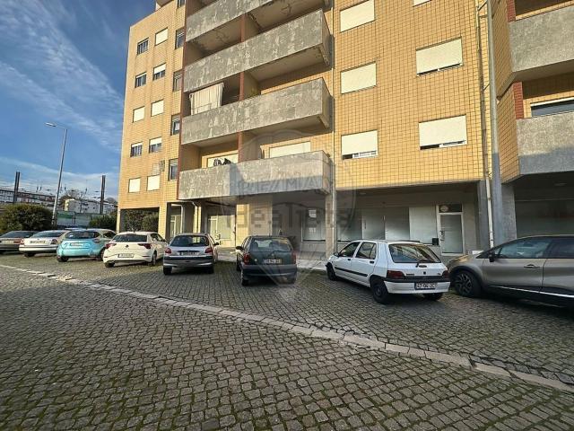 Loja venda em Gavião, Braga