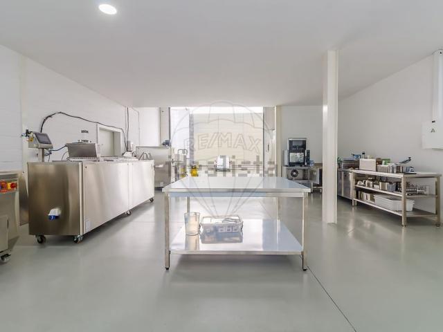 Armazém alugar em Vilar e Mosteiró, Vila Do Conde