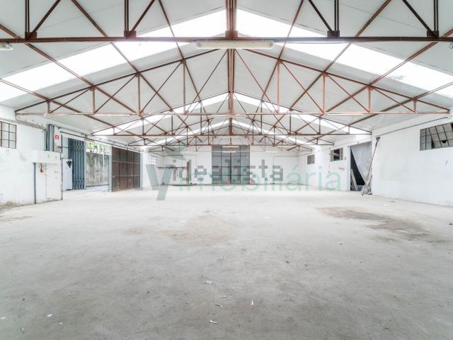 Armazém alugar em Vizela (Santo Adrião), Vizela