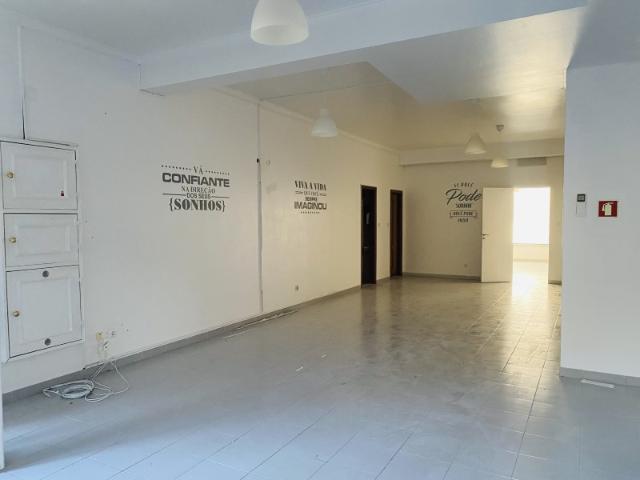 Loja alugar em Vialonga, Lisboa