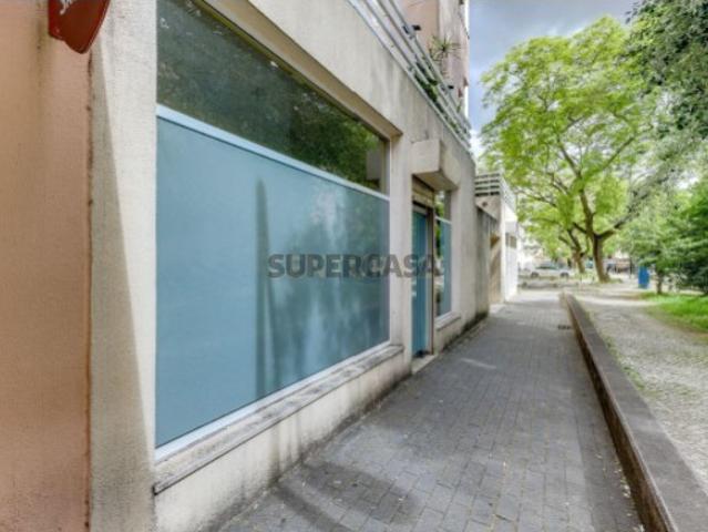 Armazém venda em Lisboa