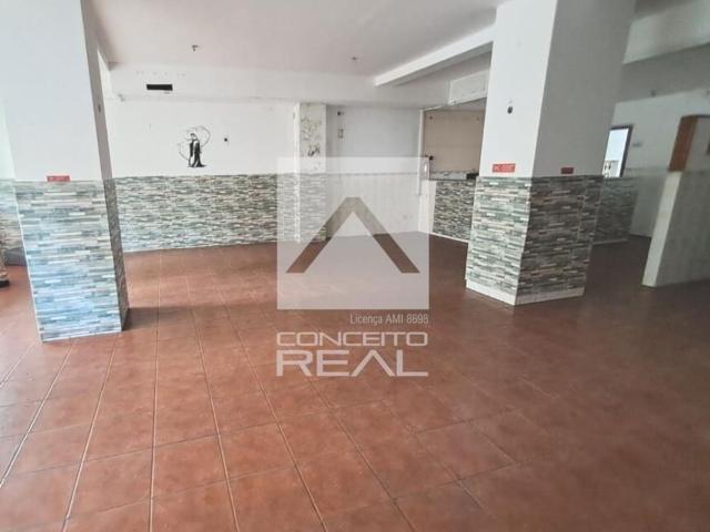 Ponto Comercial alugar em Maia, Alto da Maia