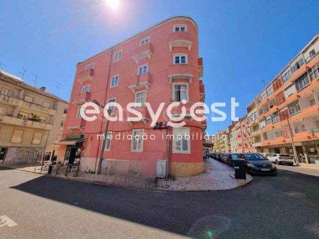 Loja venda em Bairro de São Miguel, Lisboa