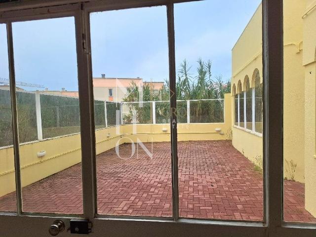 Ponto Comercial venda em Sintra, São Sebastião