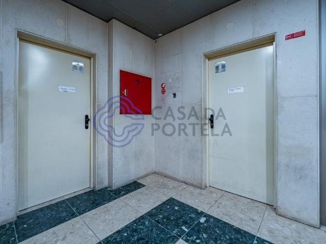 Loja alugar em Pé de Moura, Gondomar