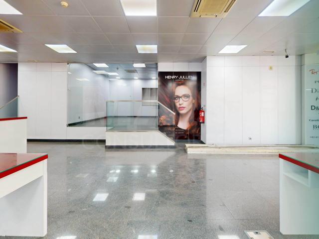 Ponto Comercial venda em Loures, Urbanização das Urmeiras