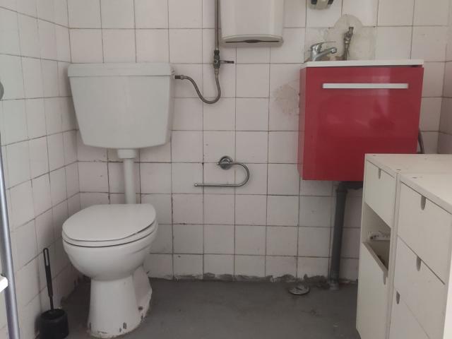 Loja alugar em Santa Clara, Lisboa